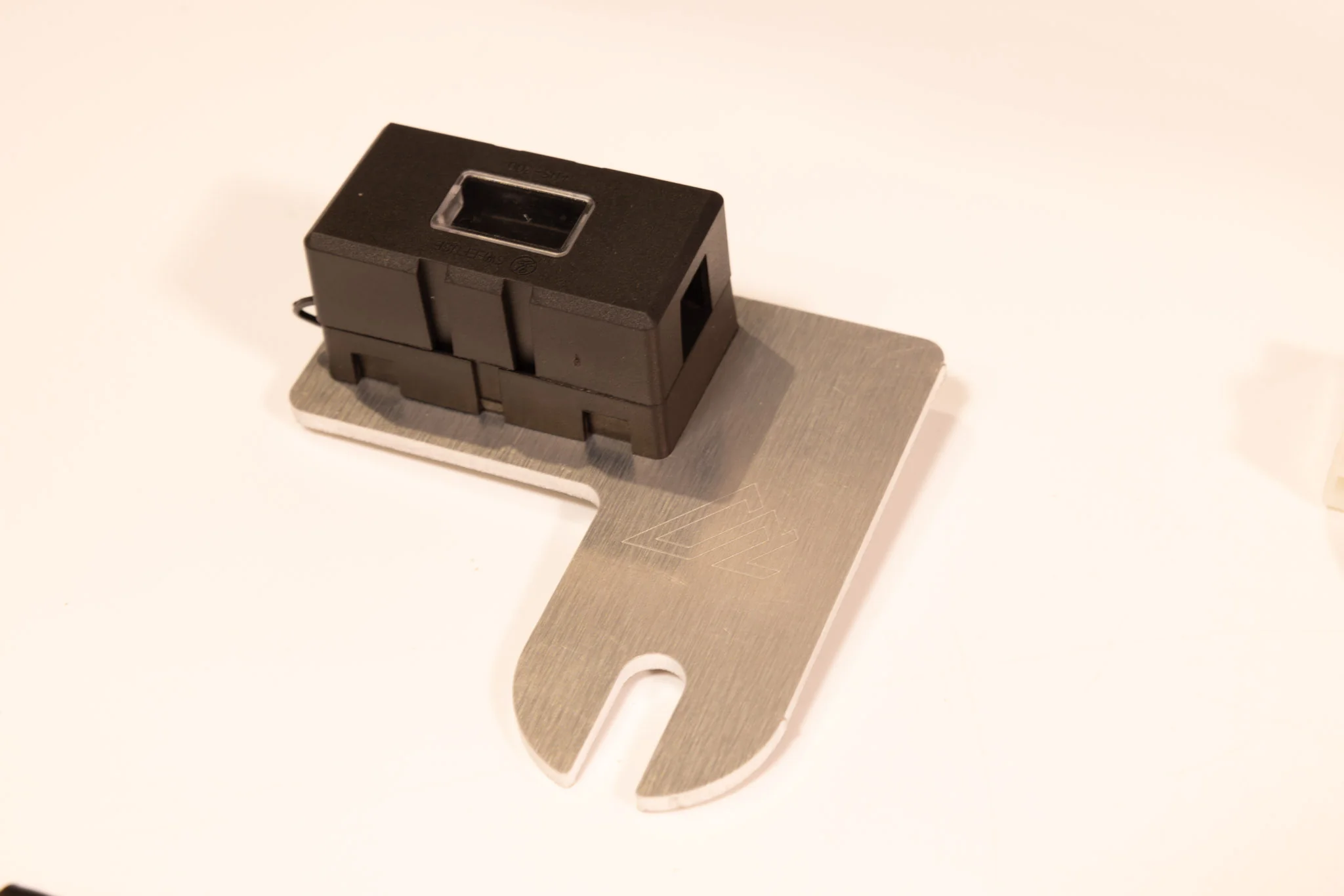 AAL Ford Bronco Tailgate Compressor Mount - Image 6