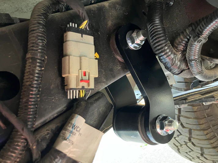 Archive Garage 2015-2024 Chevrolet Colorado/GMC Canyon Extended Shackles - Image 2