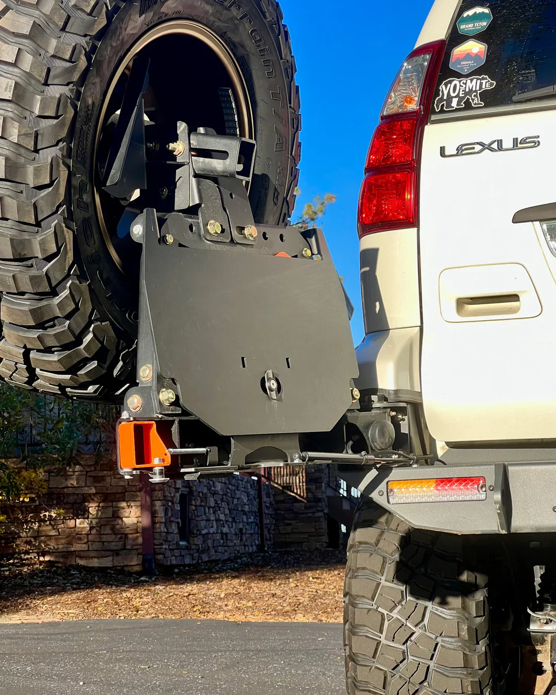 Dissent Off-Road Tire Carrier Swing-Out - Image 2