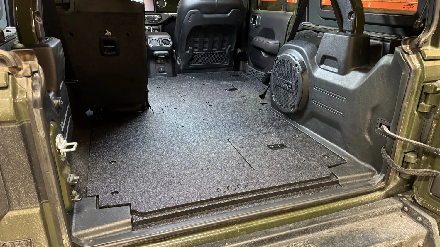 Goose Gear Jeep Wrangler JLU 4 Door 2018-2026 Second Row Seat Delete Plate System V2 - Image 5