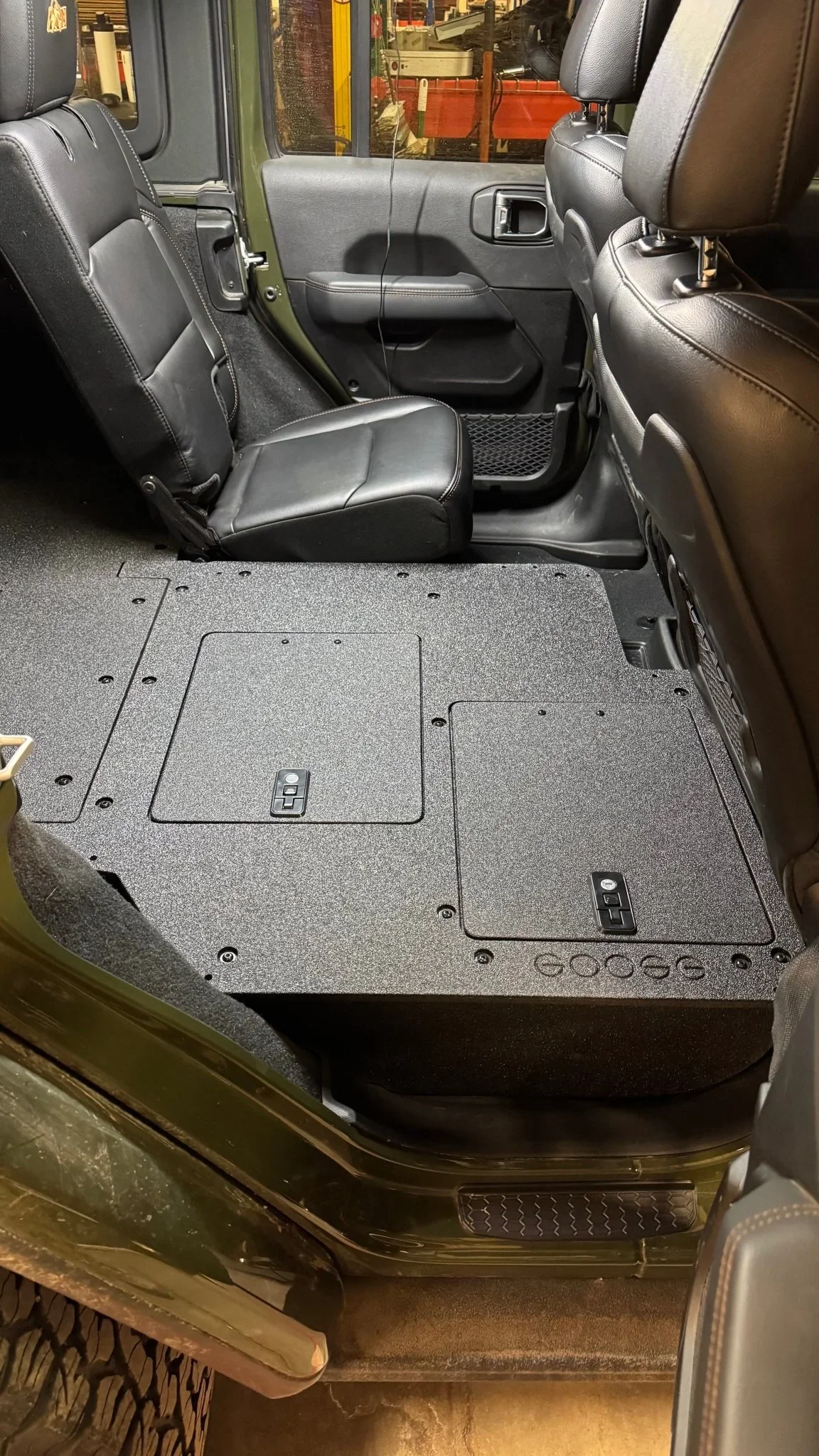 Goose Gear Jeep Wrangler JLU 4 Door 2018-2026 Second Row Seat Delete Plate System V2 - Image 6