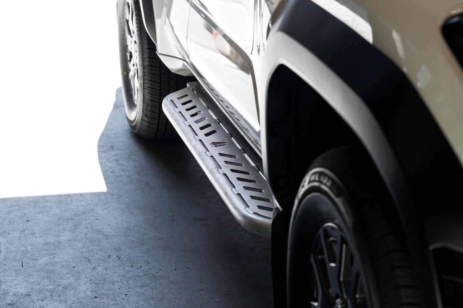Greenlane 6th Gen 4Runner Aluminum Straight Sliders - Image 3