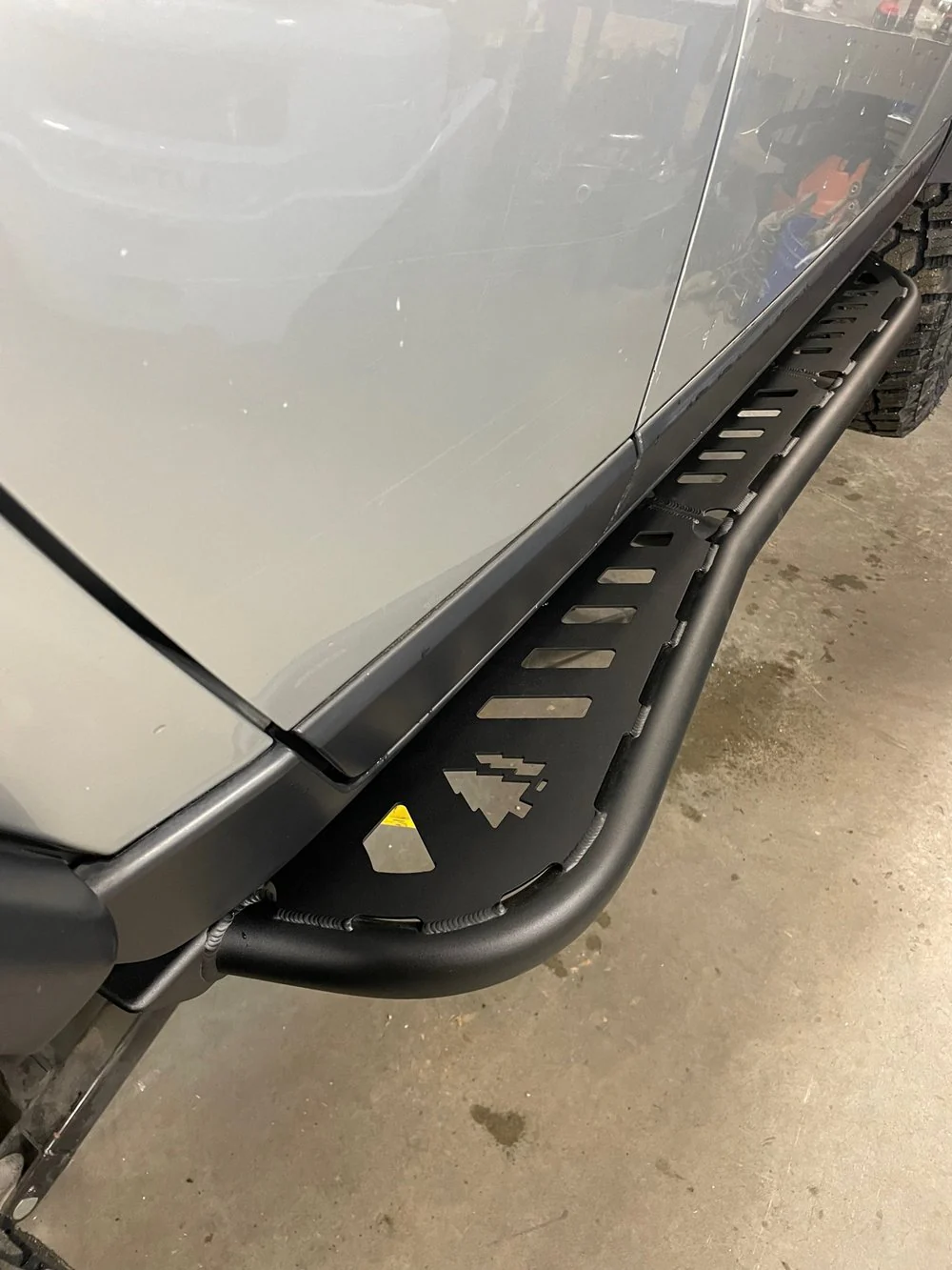 Greenlane FJ Cruiser Aluminum Sliders with Bump Out - Image 3