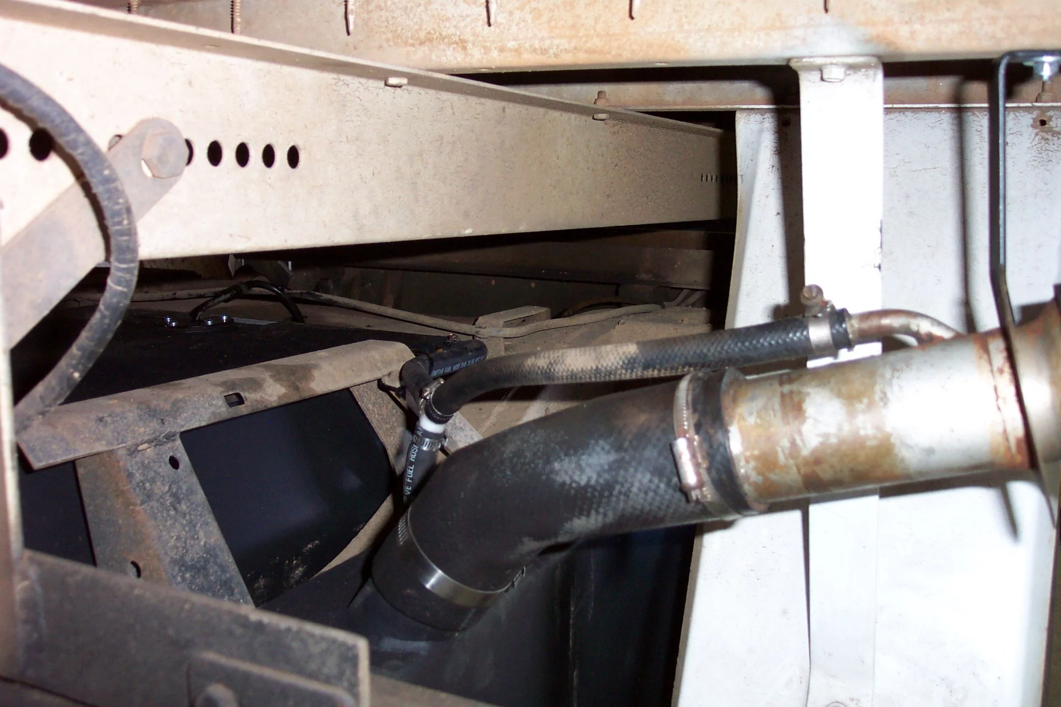 Long Range America Land Rover Defender 110 (1993-1998) - 33 Gallon Replacement - Image 4