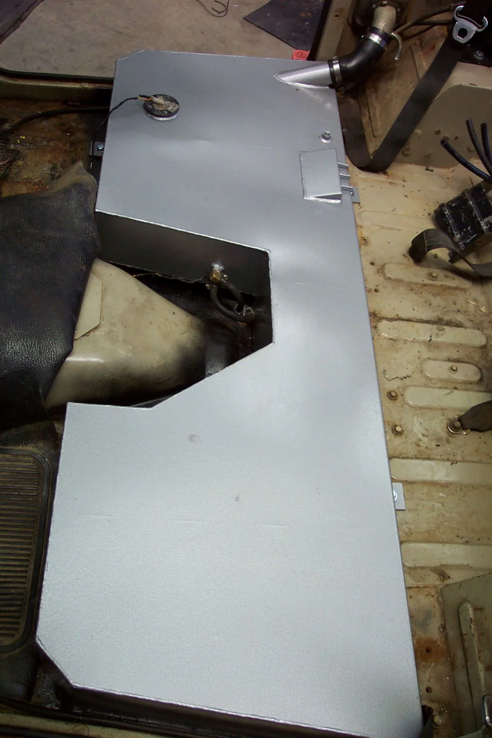 Long Range America Toyota Land Cruiser 40/42 Series (1960-1979) - 29 Gallon Replacement - Image 4