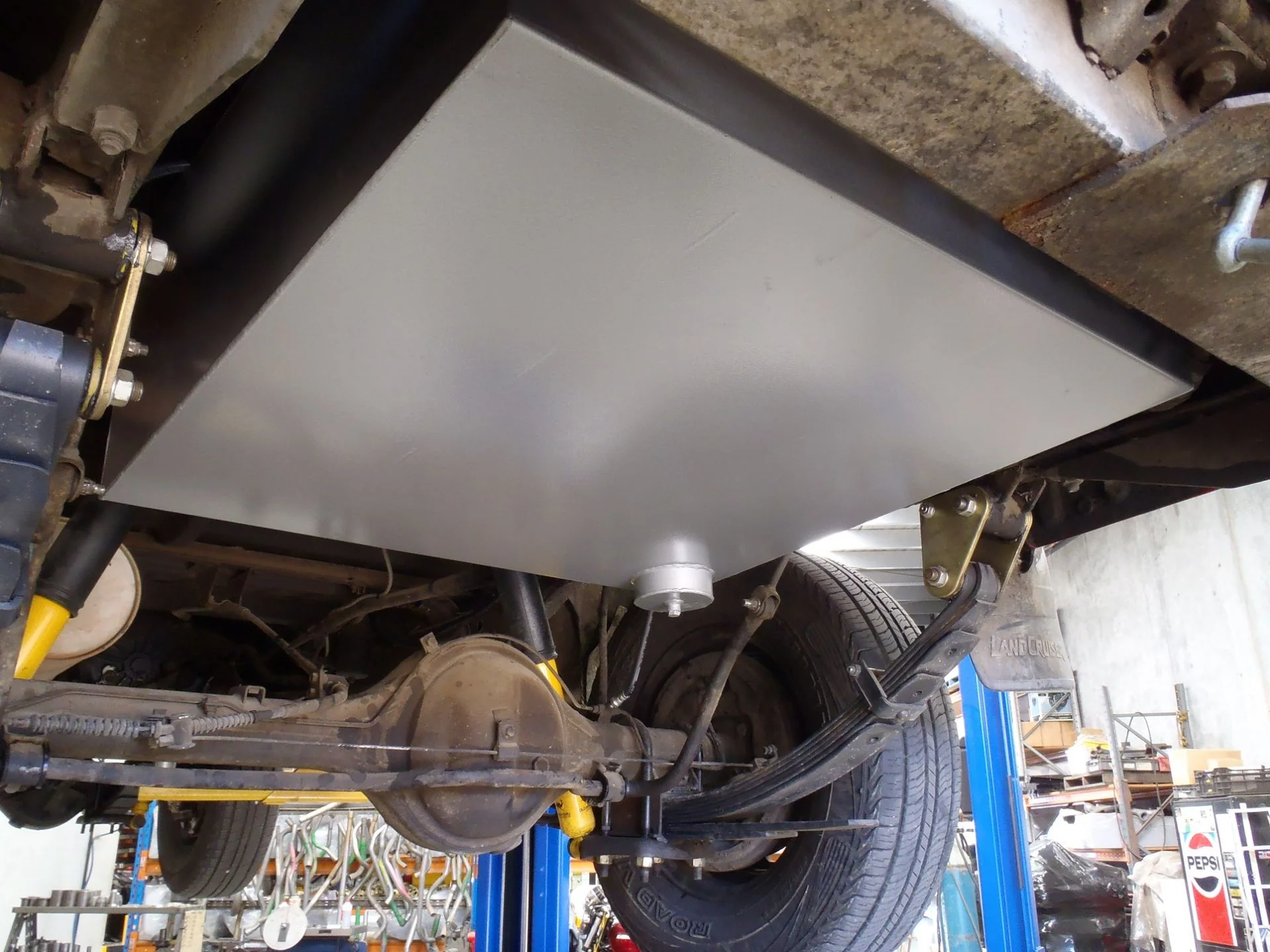 Long Range America Toyota Land Cruiser 60 Series (1980-1987) - 40 Gallon Replacement - Image 4