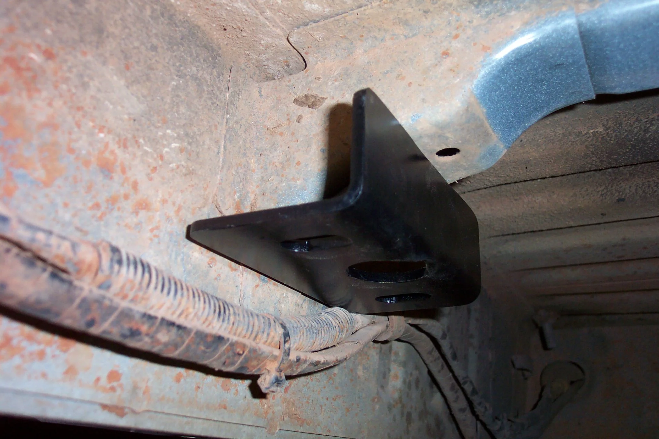 Long Range America Toyota Land Cruiser 60 Series (1980-1987) - 40 Gallon Replacement - Image 5