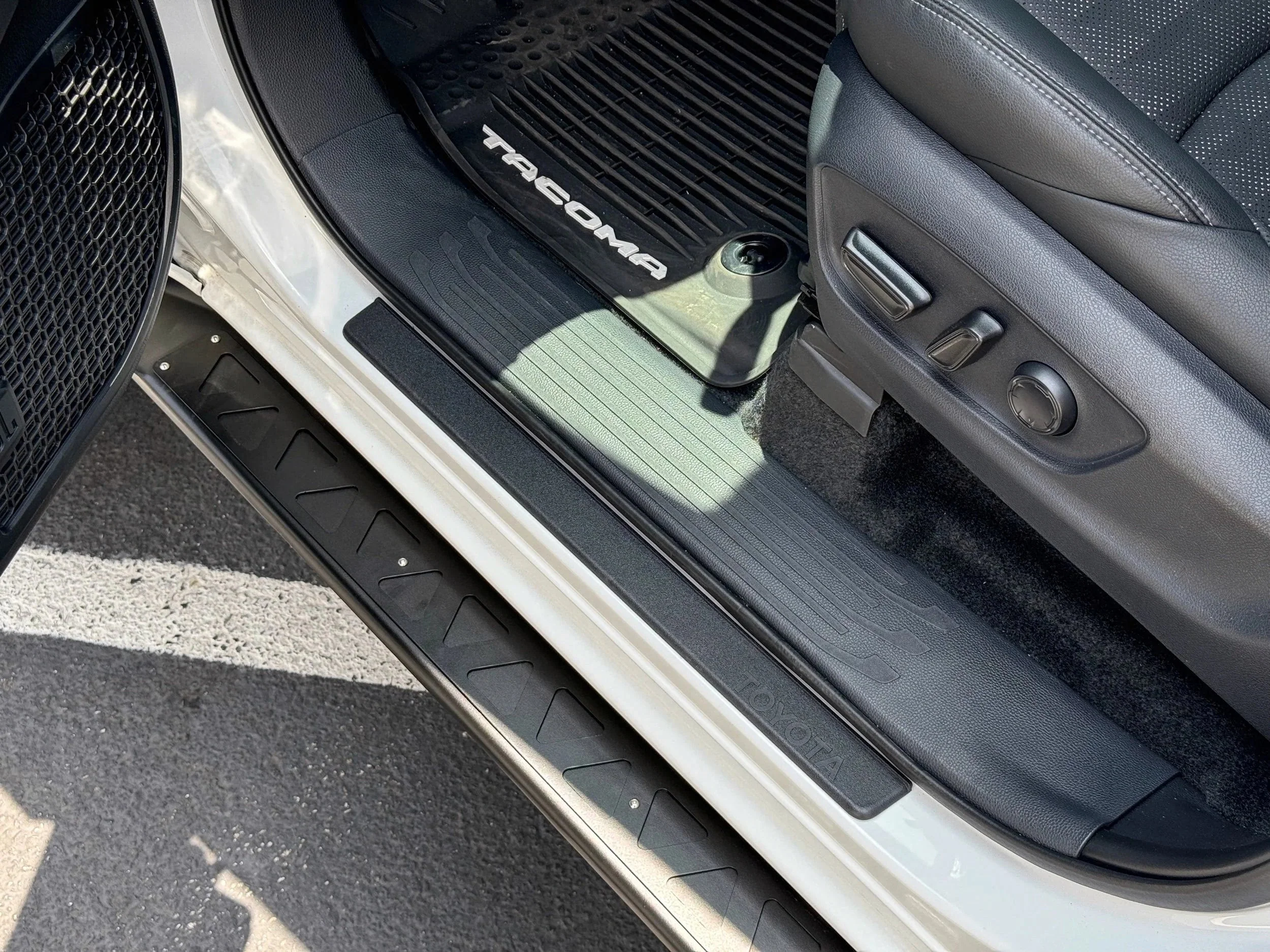 NYTOP 2024-2026 Toyota Tacoma Rock Sliders - Image 3