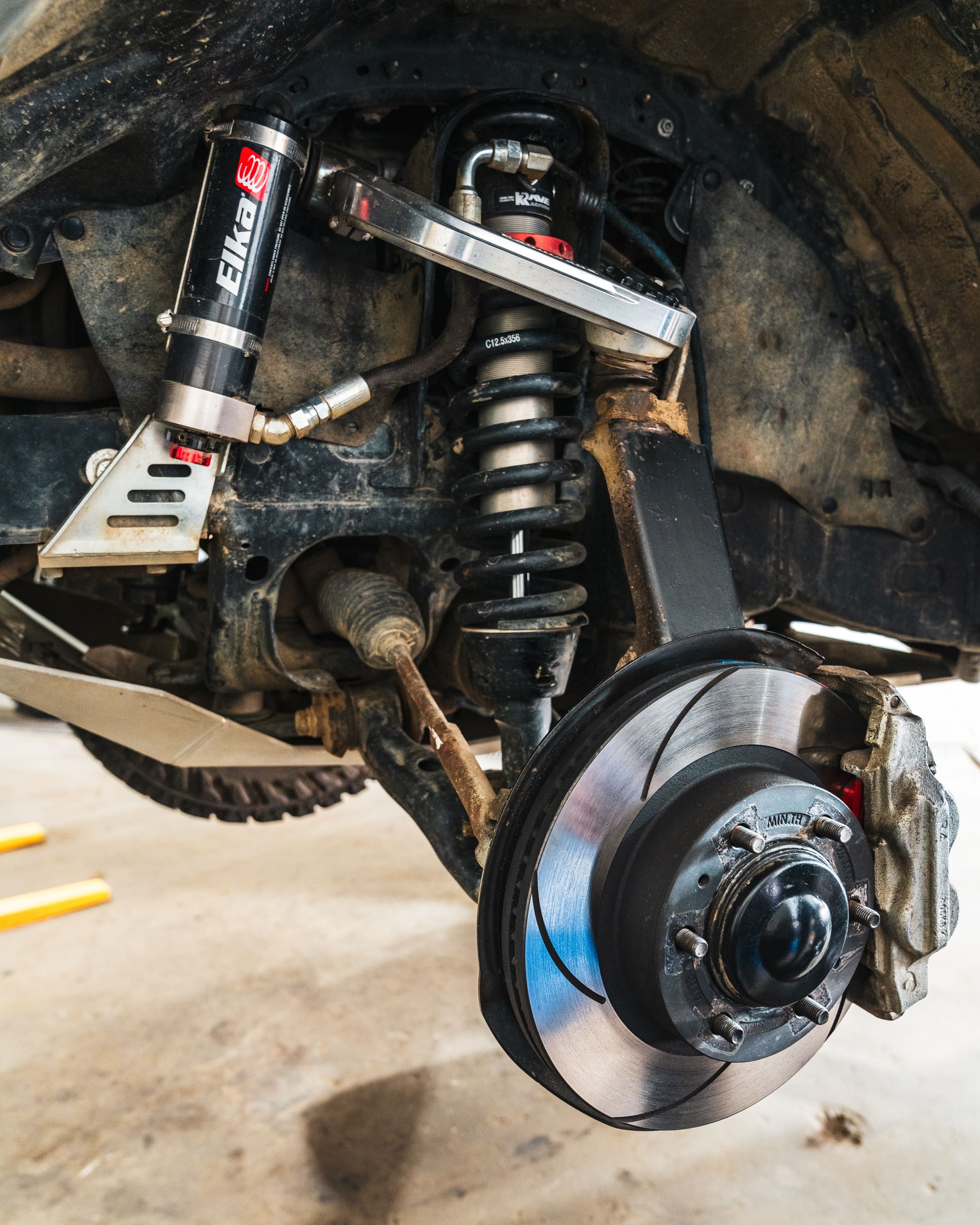Powerbrake D-Line Front Rotor & Pad Kit Slotted Rotors - Image 4