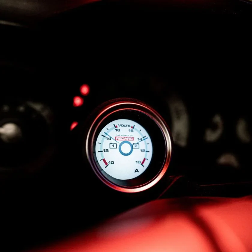 Redarc Dual Voltage 52mm Gauge with Optional Current Display - Image 2