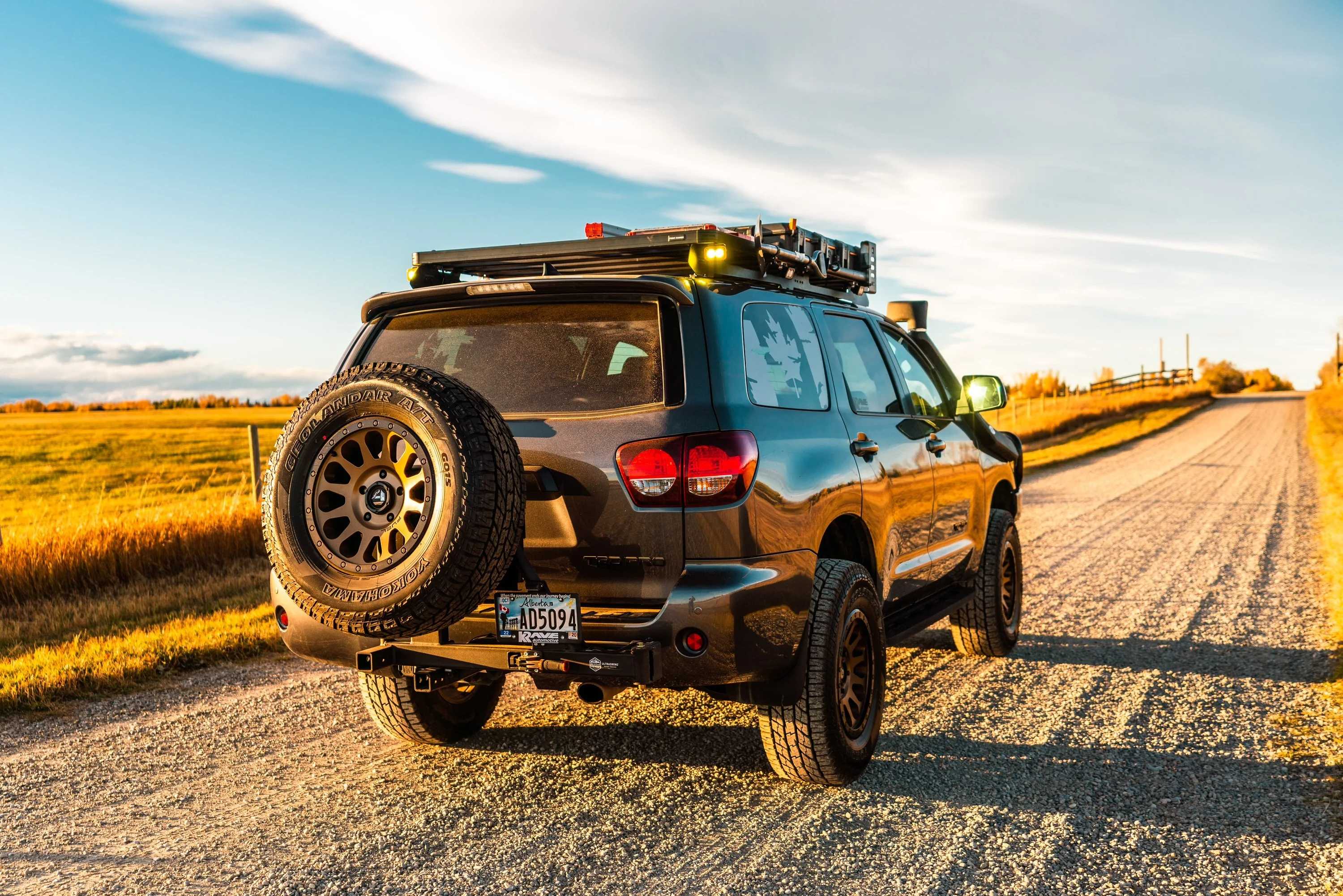 RIGd UltraSwing Hitch Carrier Mega Fit - Image 3